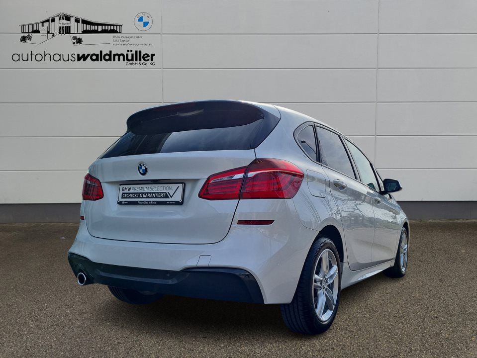 BMW 218