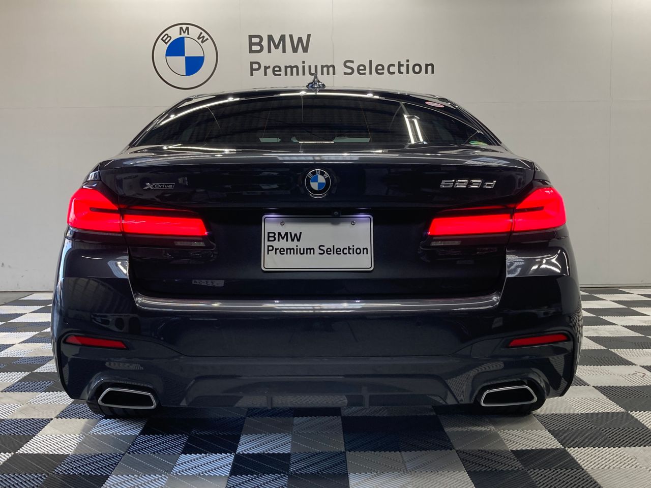 520d xDrive Sedan RHD