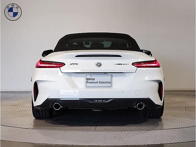 G29 z4 sDrive20i RHD