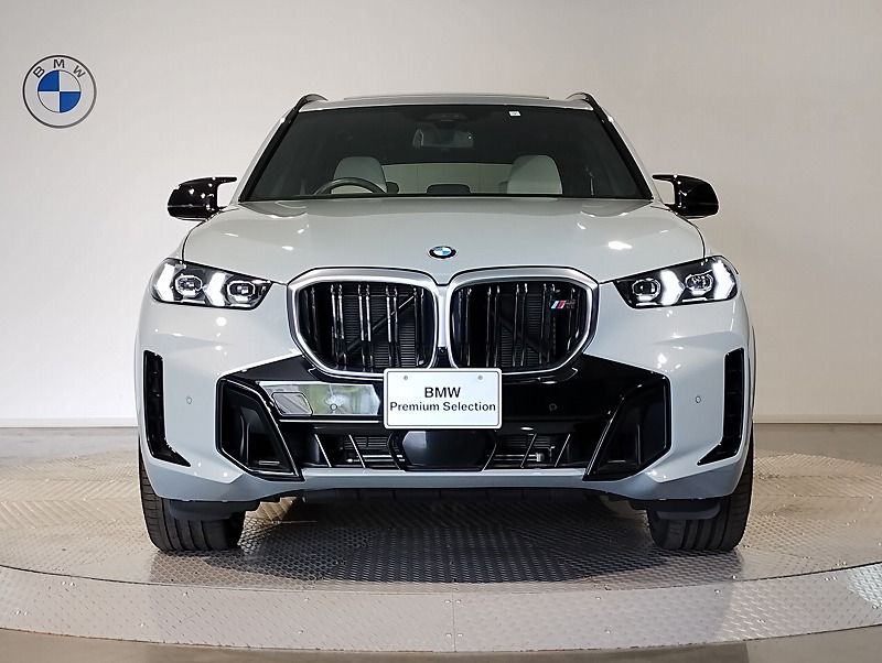 X5 M60i xDrive RHD