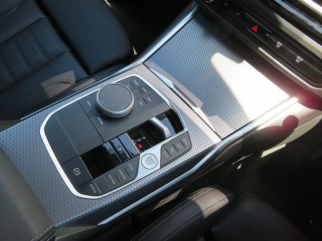 320d xDrive Berline RHD