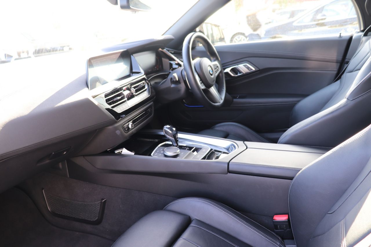 G29 z4 sDrive20i RHD