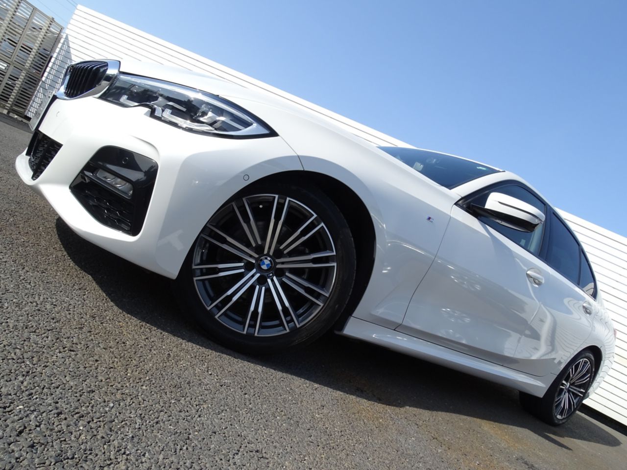 G20 320d xDrive RHD Saloon