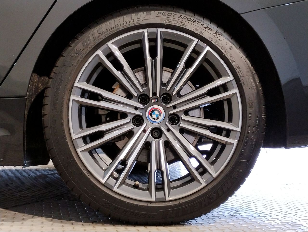 G21 320i RHD