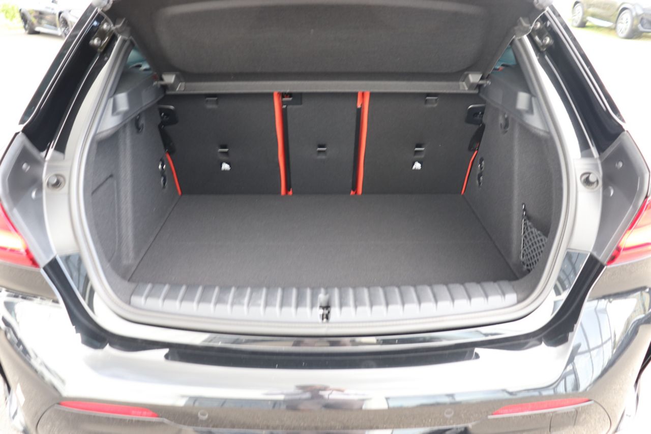 F40 118d Sports Hatch 5-door B47 2.0d