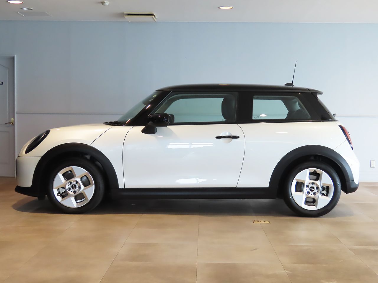 F66 MINI Cooper C 3Dr