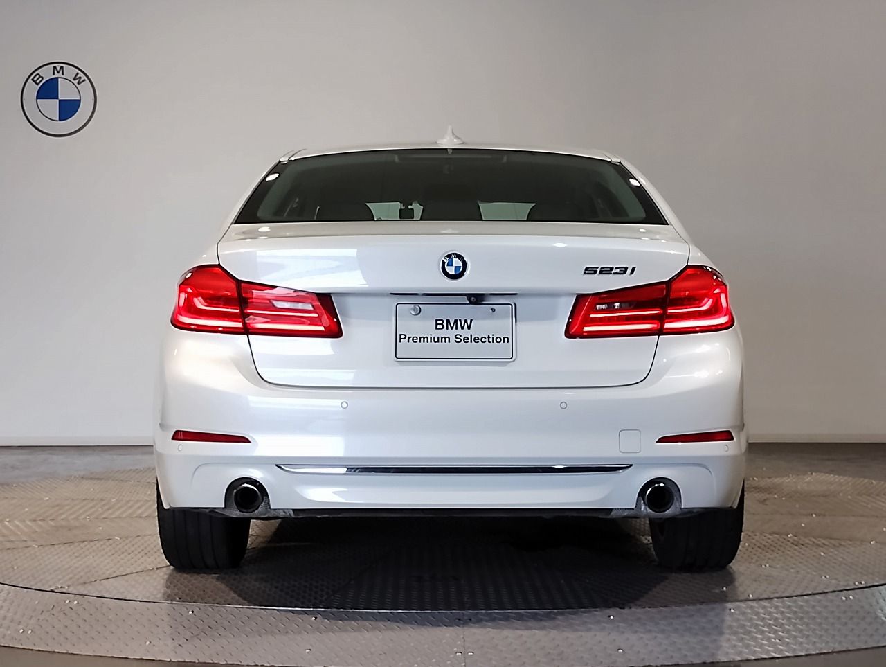 523I