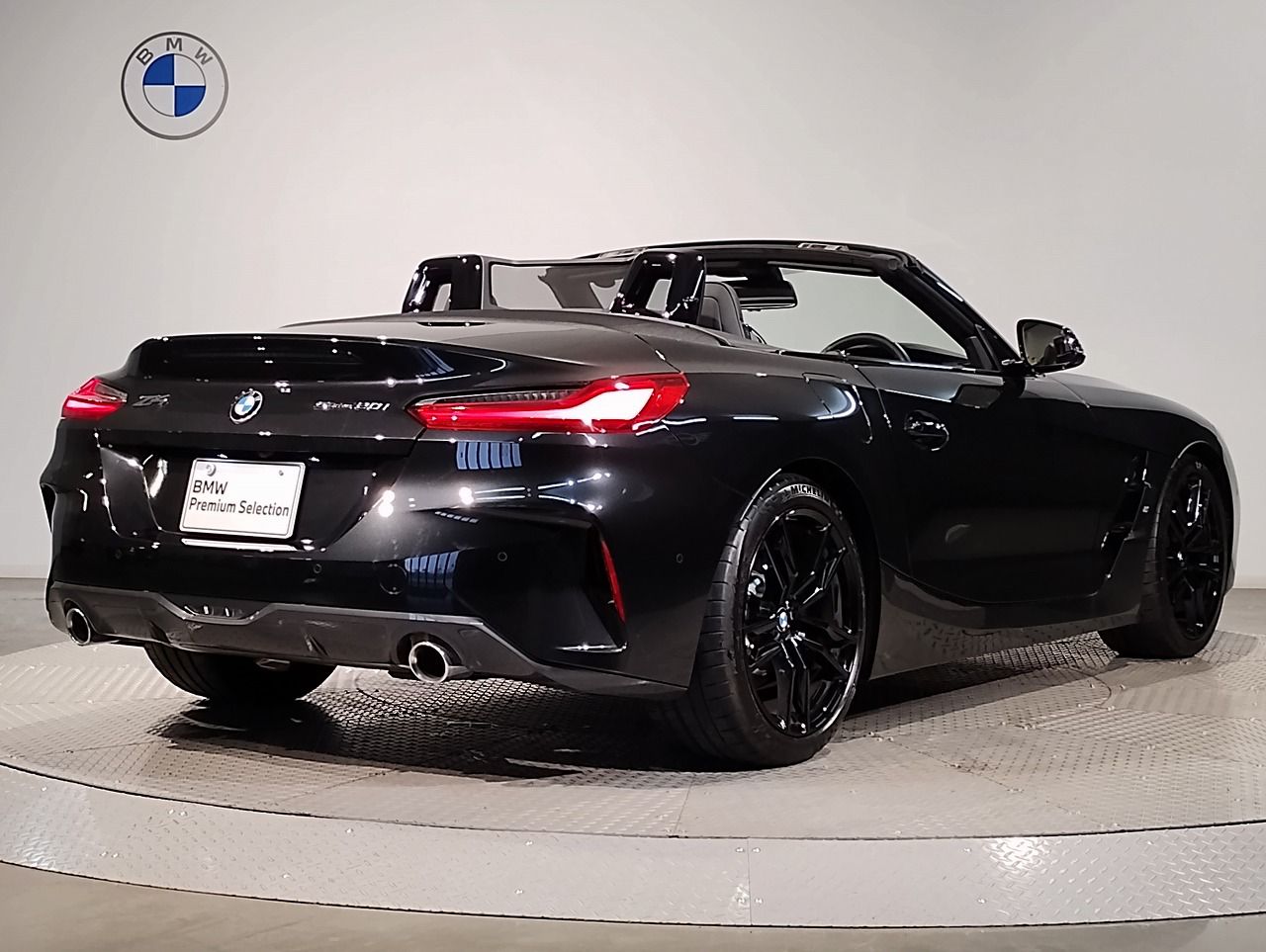 G29 z4 sDrive20i RHD