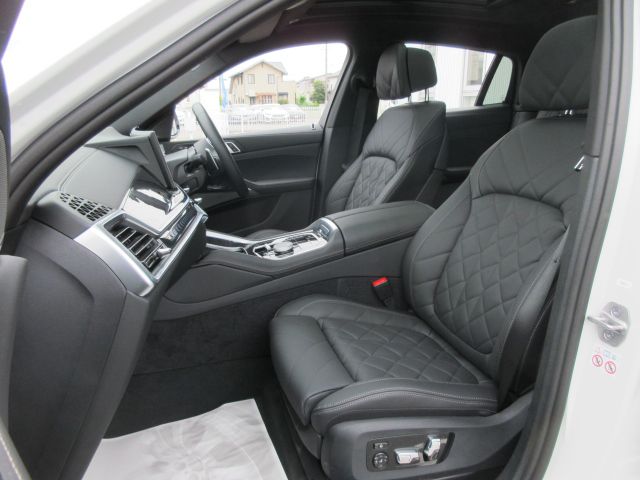 X6 M60i xDrive RHD