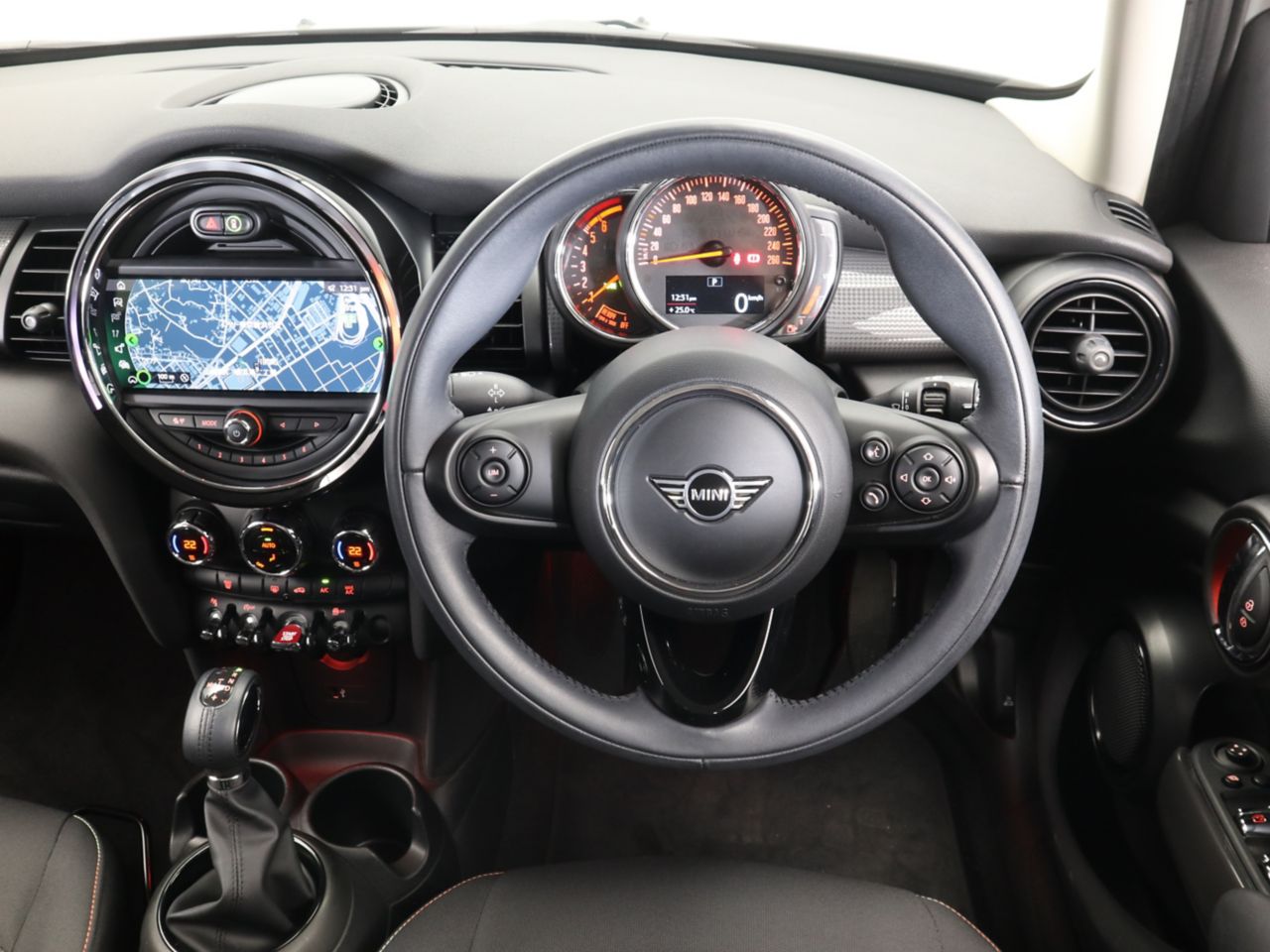 F55 COOPER D (AT)