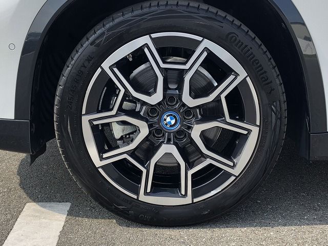 U11 iX1 xDrive30