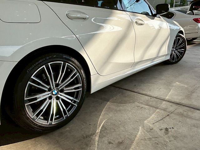 G20 320d xDrive RHD Saloon