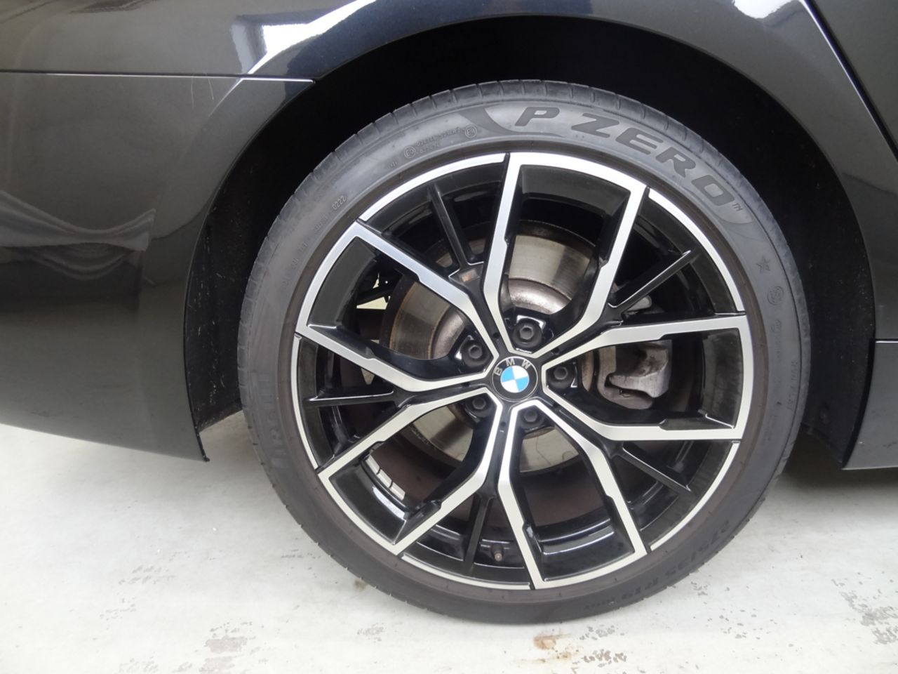 520d xDrive Sedan RHD