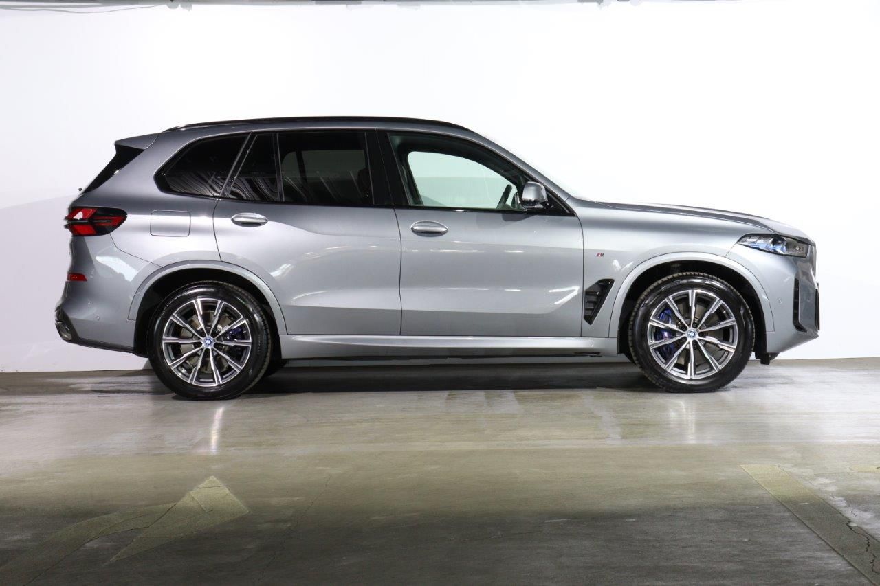X5 xDrive50e RHD