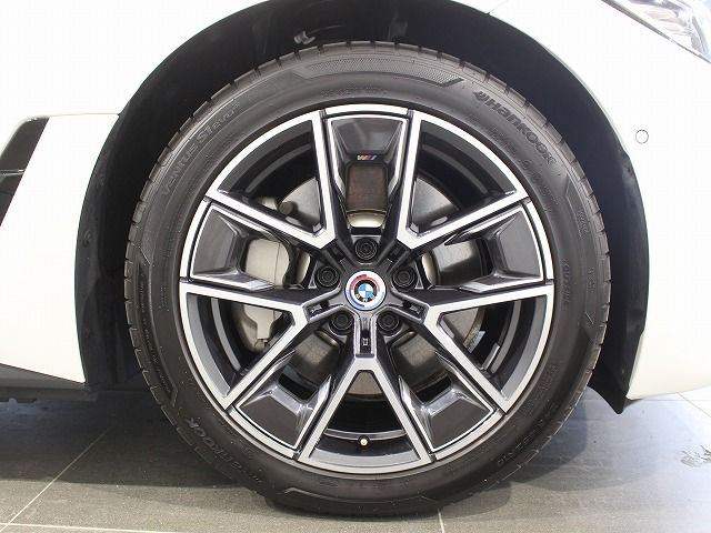 G26 i4 eDrive40 RHD