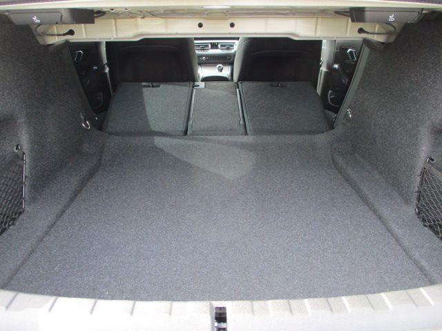 330i Berline RHD