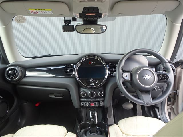 MINI Cooper F56 RHD