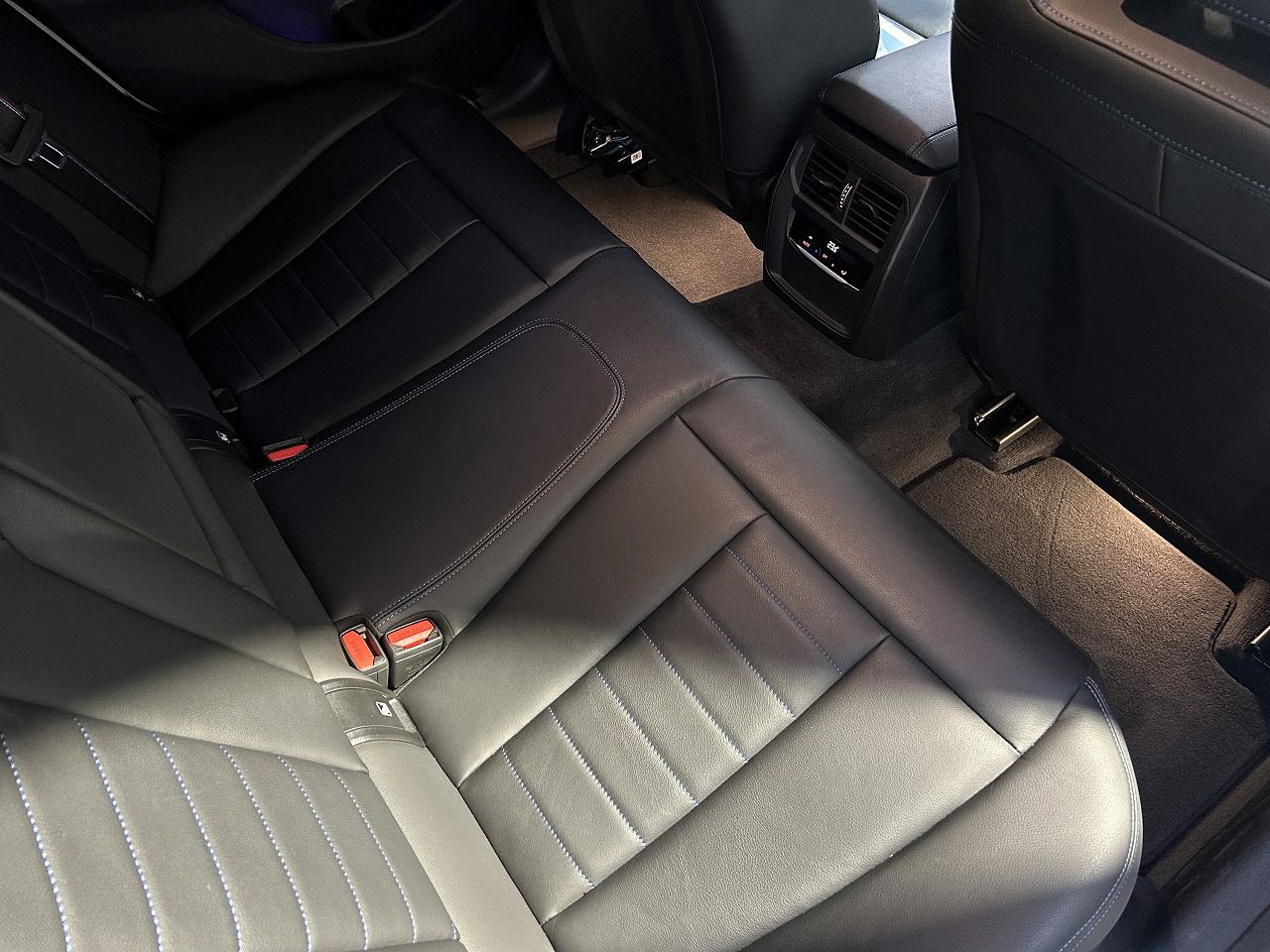 G20 320d xDrive RHD Saloon