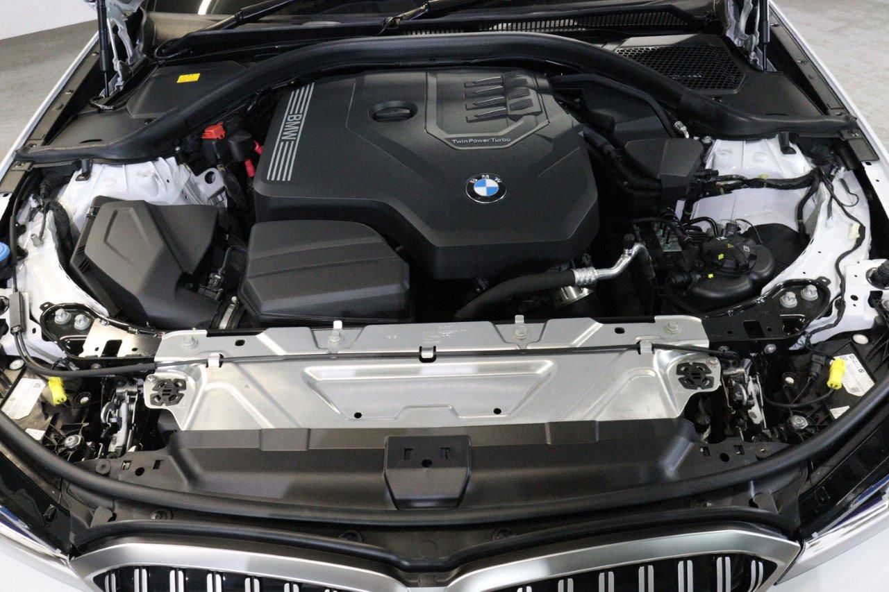 318i Touring RHD