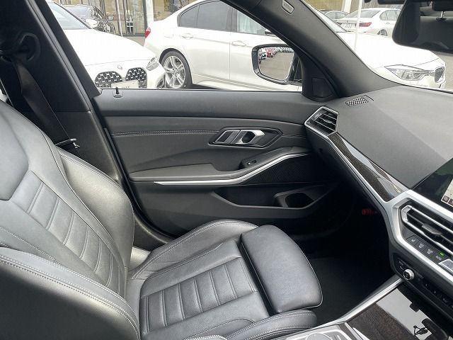 G20 330e Saloon RHD