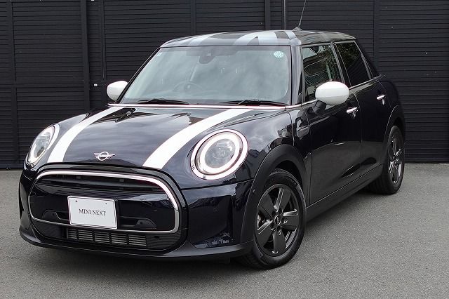 THE NEW MINI COOPER 5 DOOR.