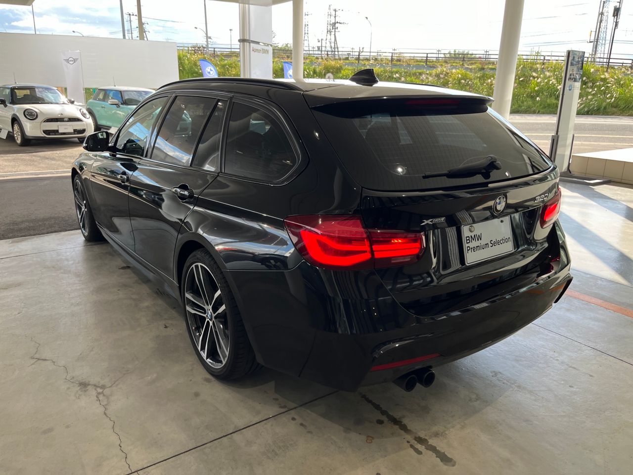 320I XDRIVE TOURING RHD