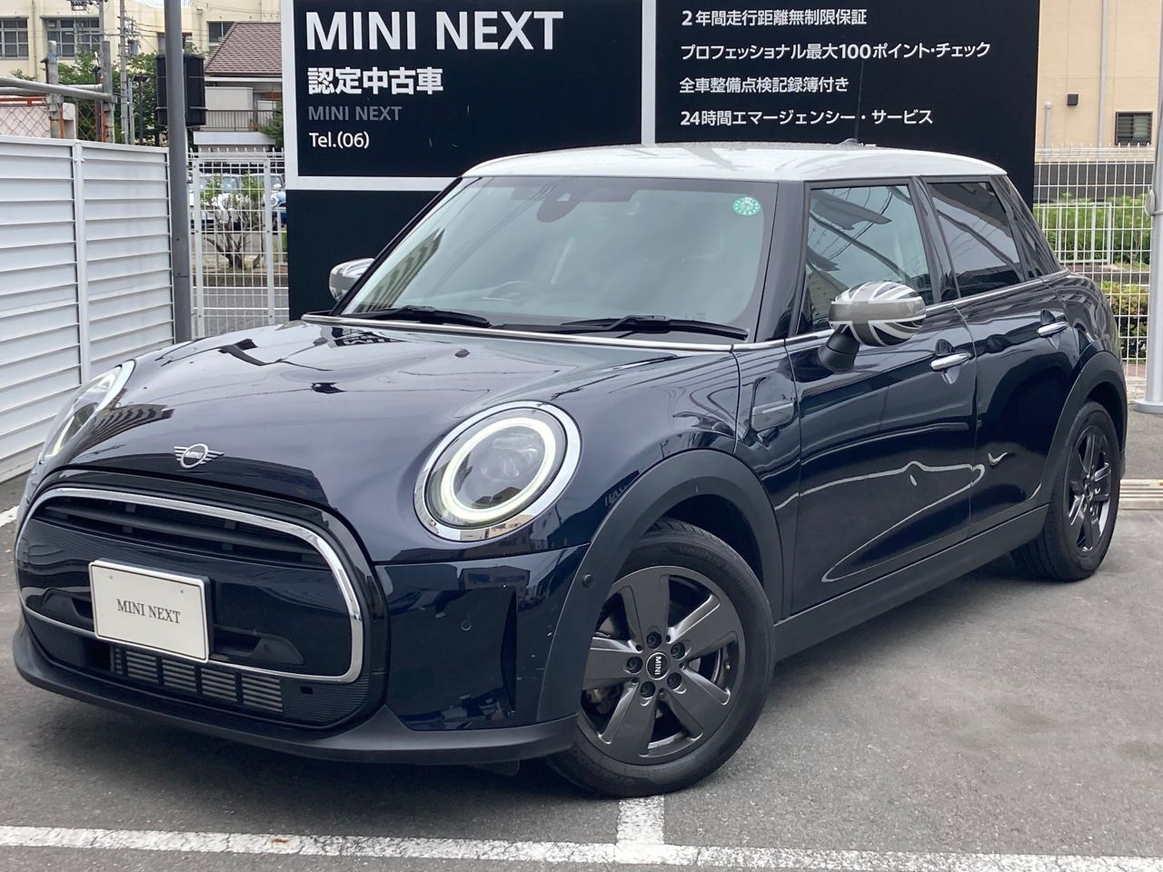 THE NEW MINI COOPER 5 DOOR.