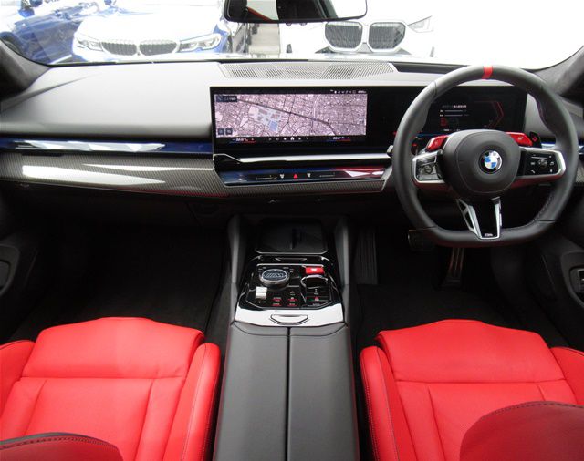 M5 Saloon RHD
