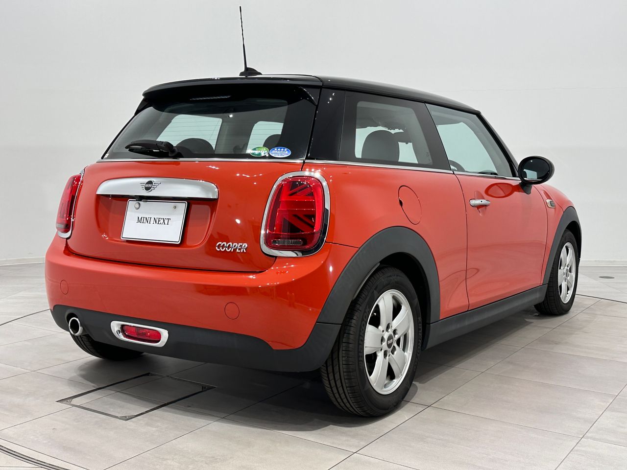 F56 MINI Cooper 3-Door Hatch LCI