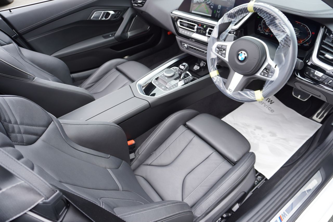 G29 z4 sDrive20i RHD