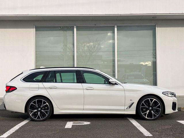 520d xDrive Touring RHD