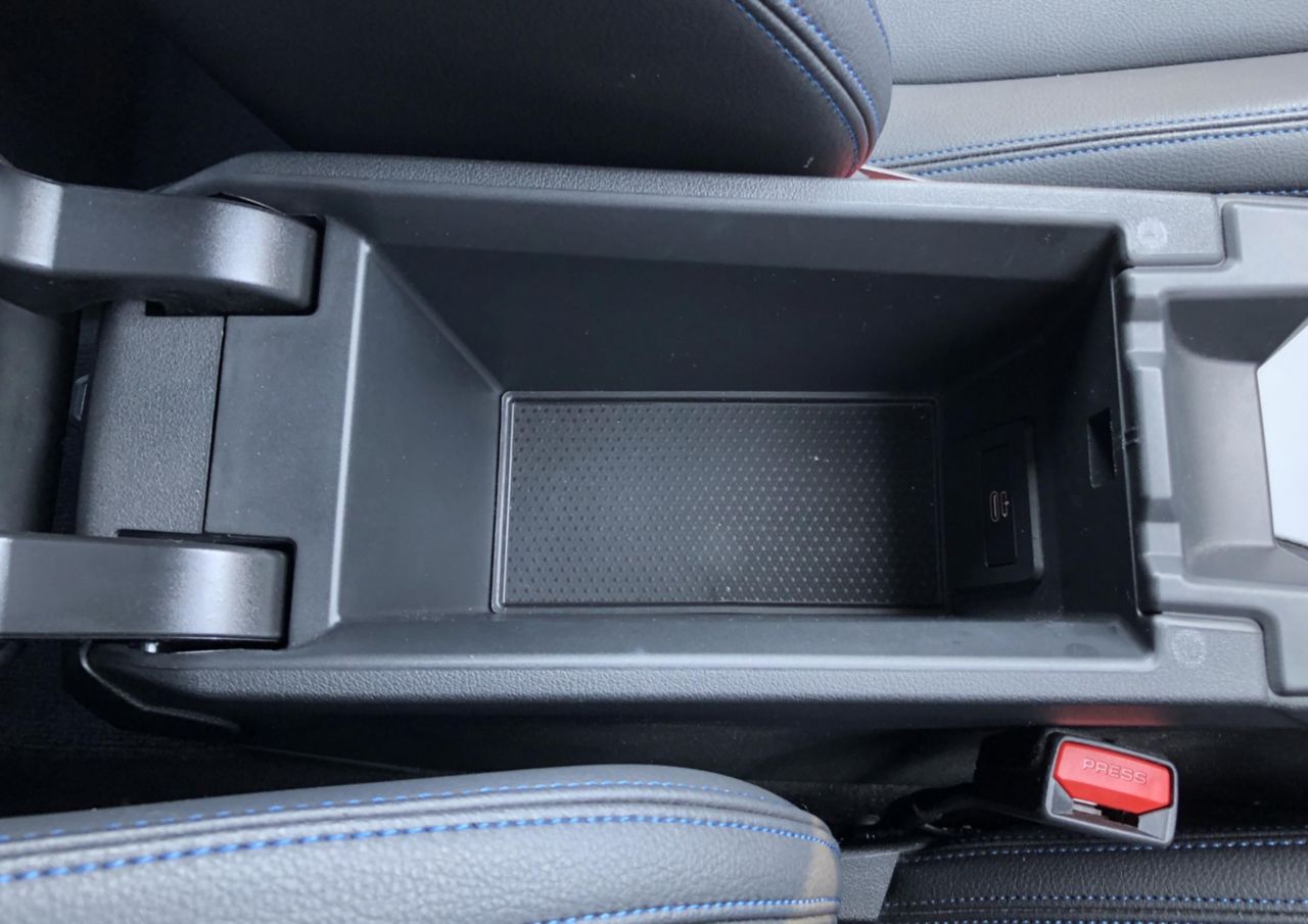 F40 118d Sports Hatch 5-door B47 2.0d