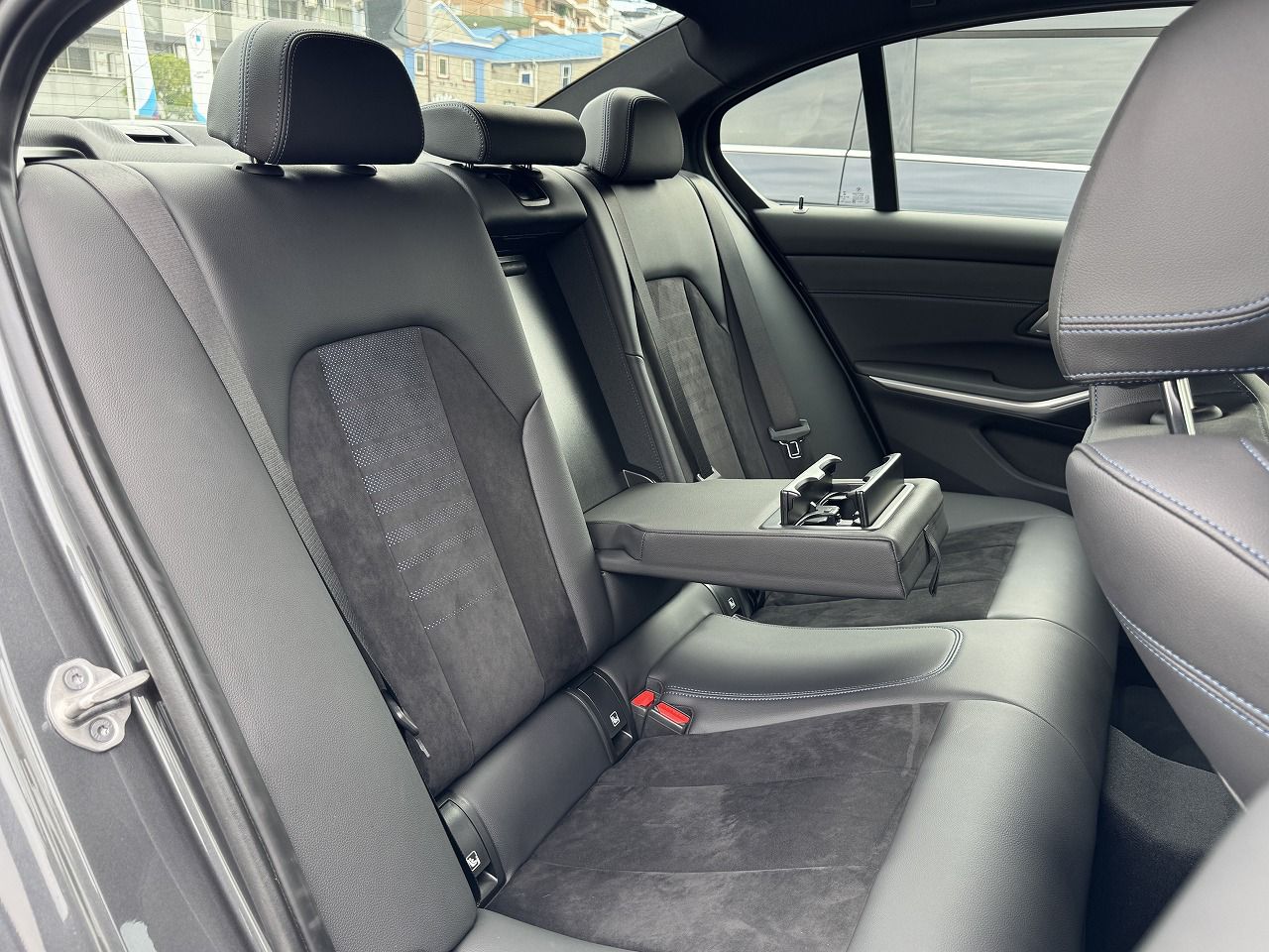 G20 330e Saloon RHD MX