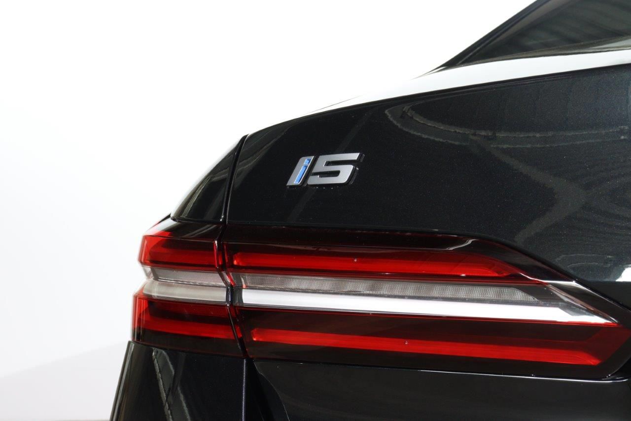 BMW i5 M60 xDrive Sedan RHD