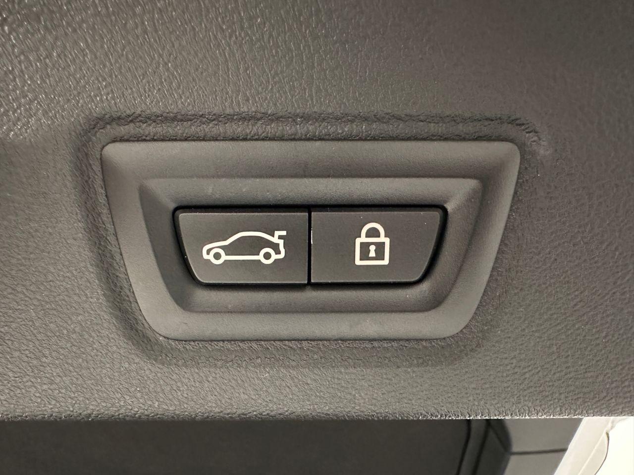 G26 i4 eDrive40 RHD