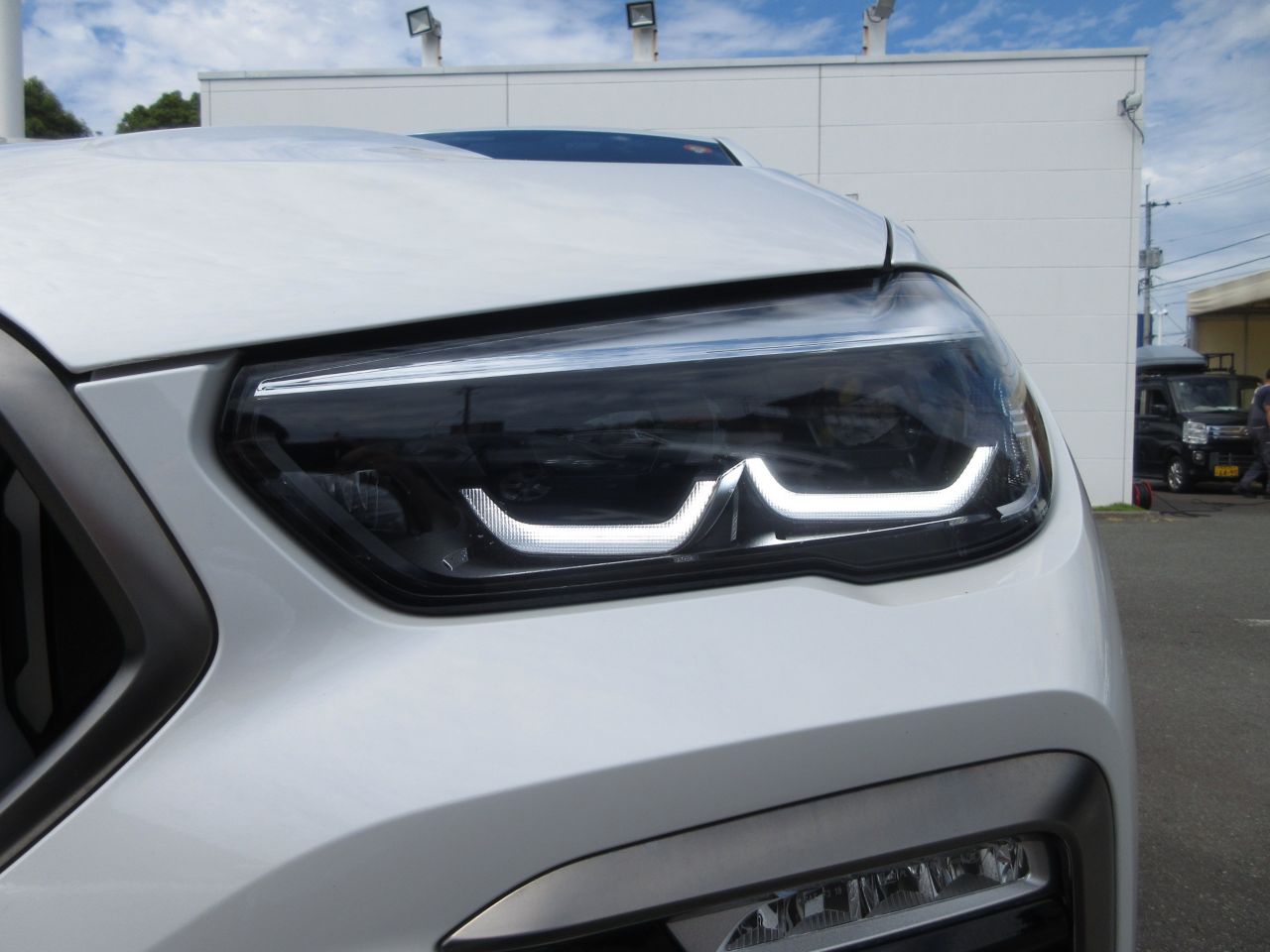 X* M50i RHD