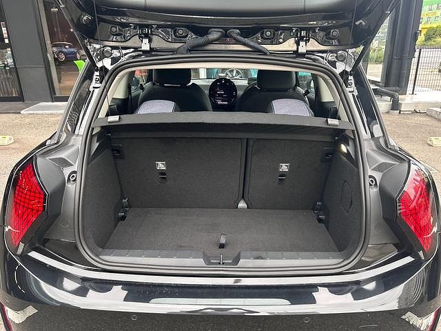 J01 MINI Cooper E