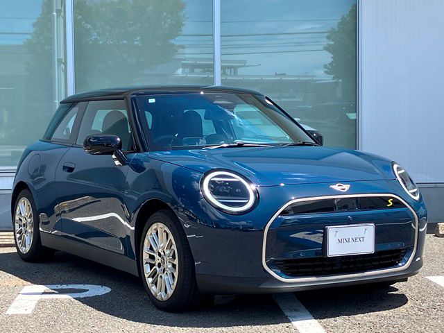 J01 MINI Cooper SE