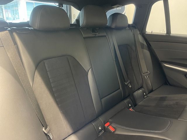 G21 320i RHD
