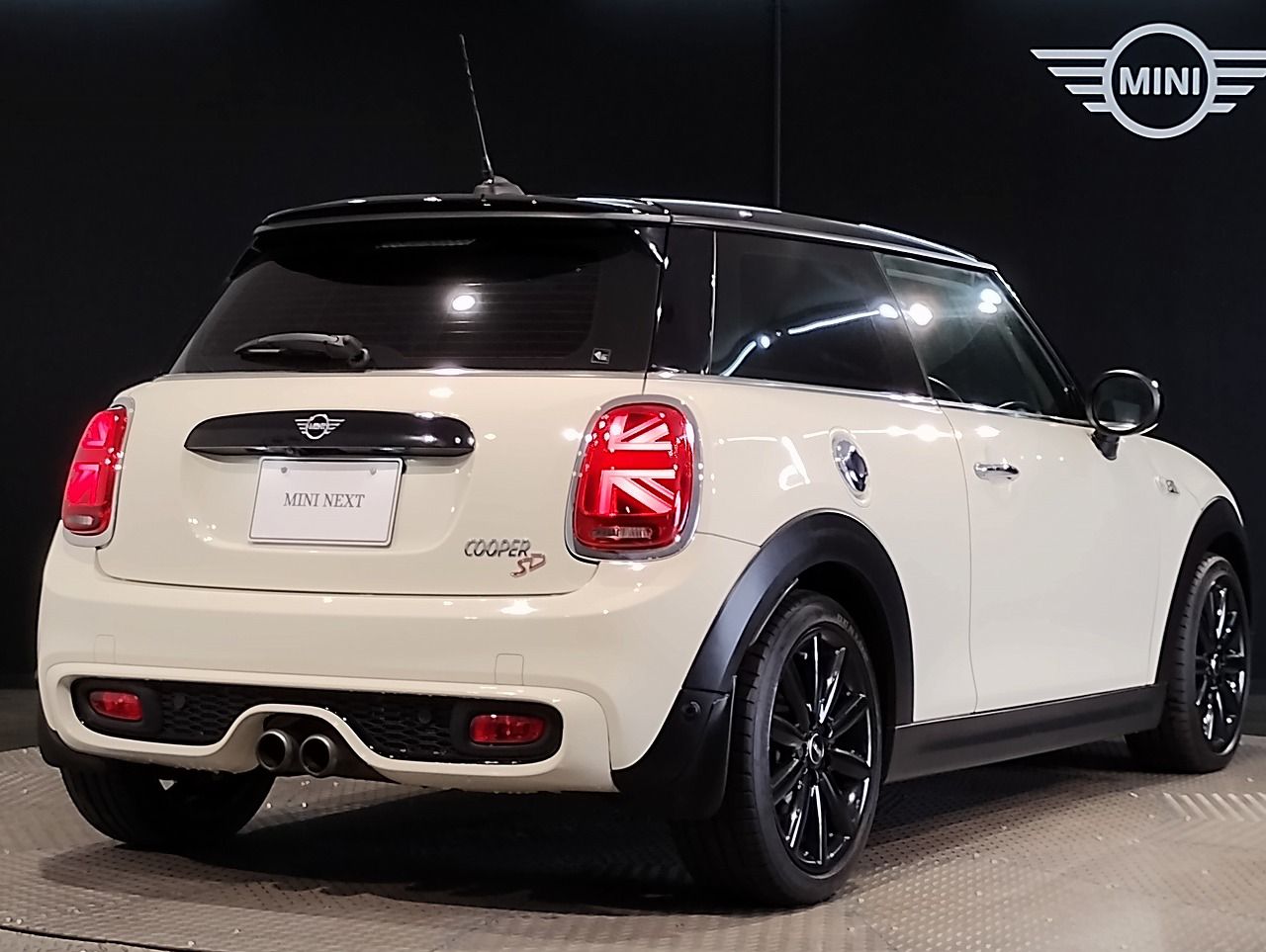 F56 COOPER S D(AT)