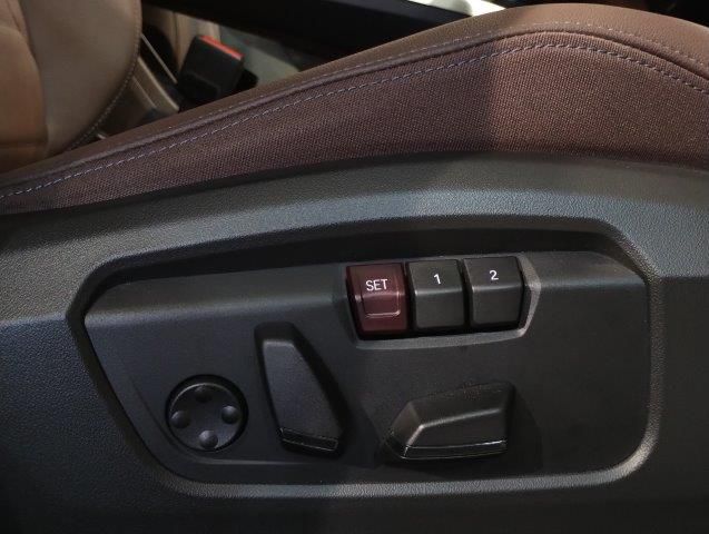 U11 iX1 xDrive30