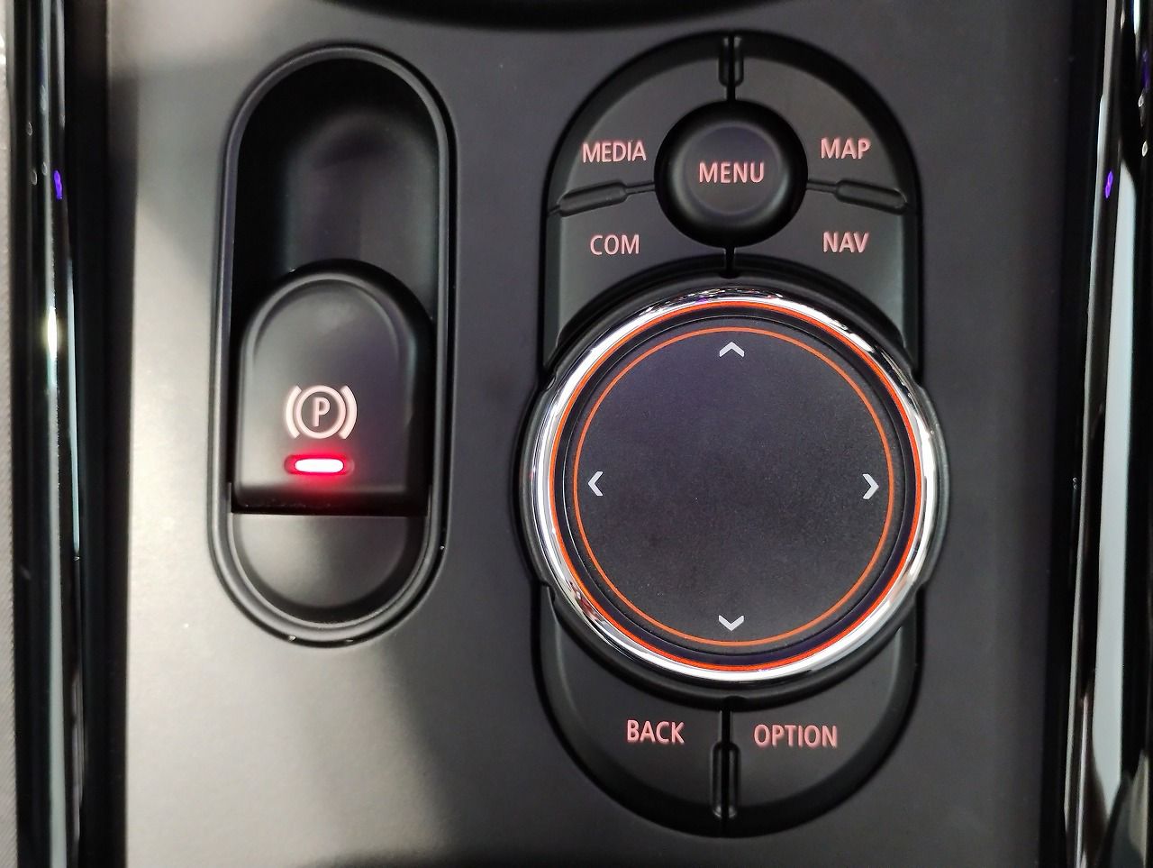 MINI CLUBMAN COOPER D