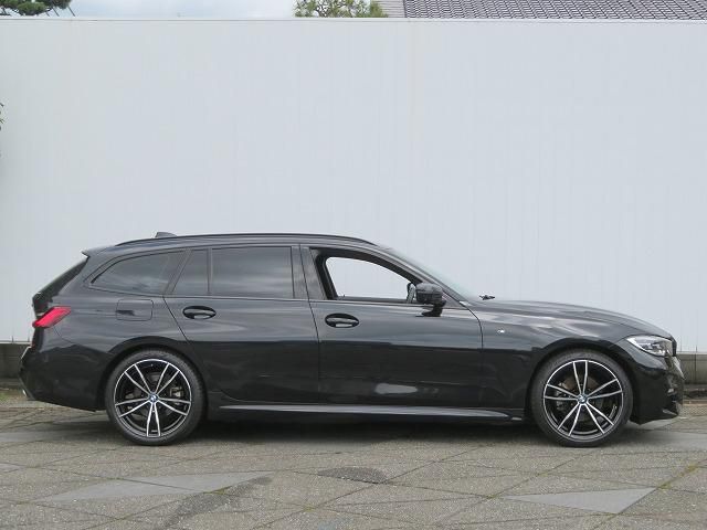 G21 320i RHD