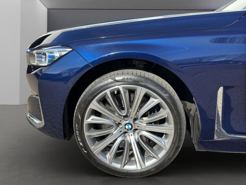 BMW 740