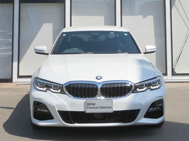 G20 320d xDrive RHD Saloon