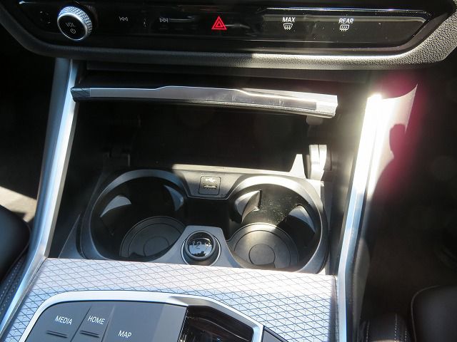 320d xDrive Berline RHD