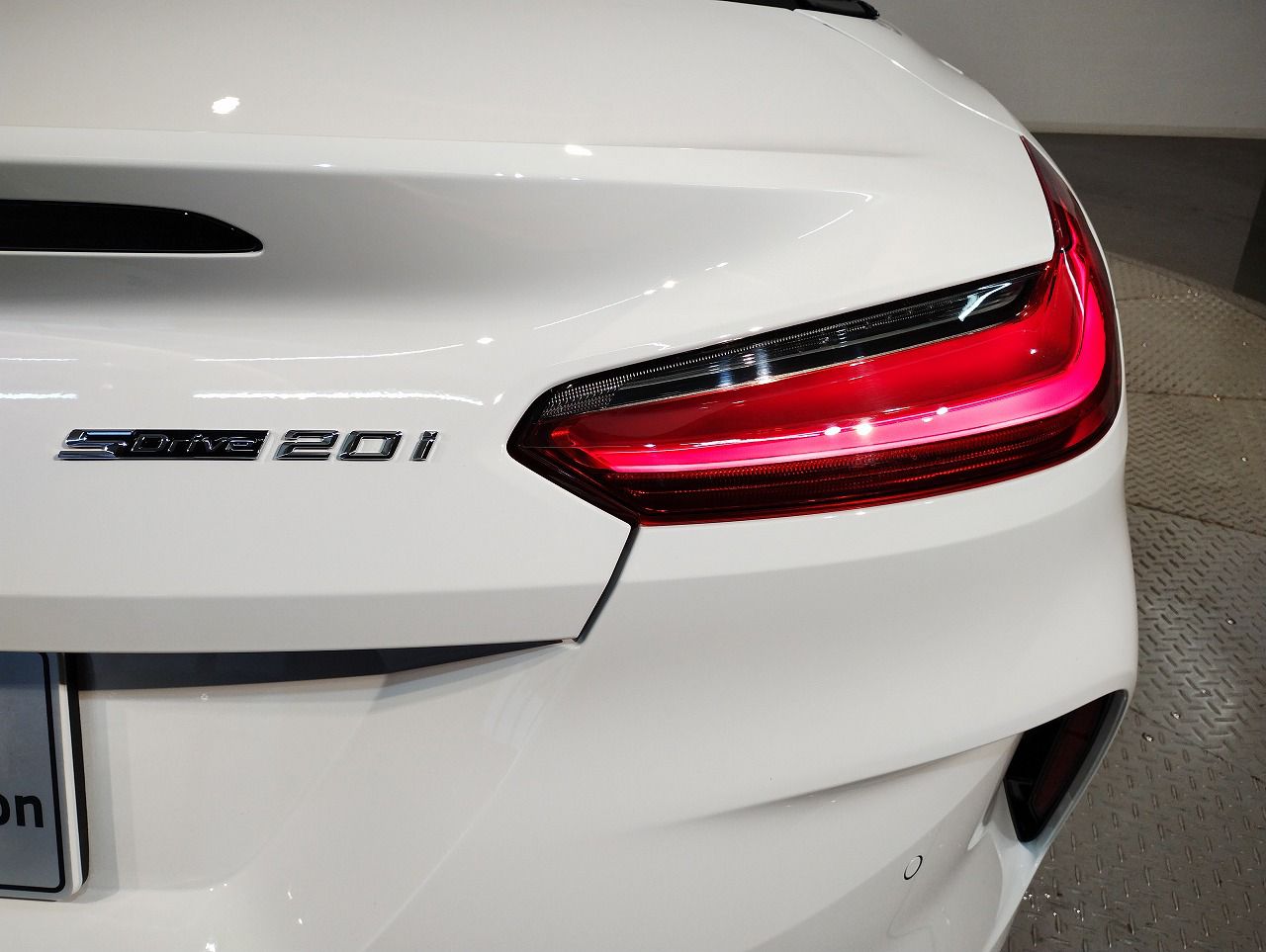 G29 z4 sDrive20i RHD