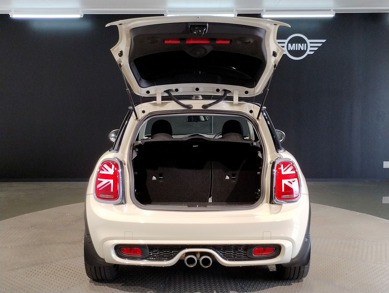 F56 COOPER S D(AT)