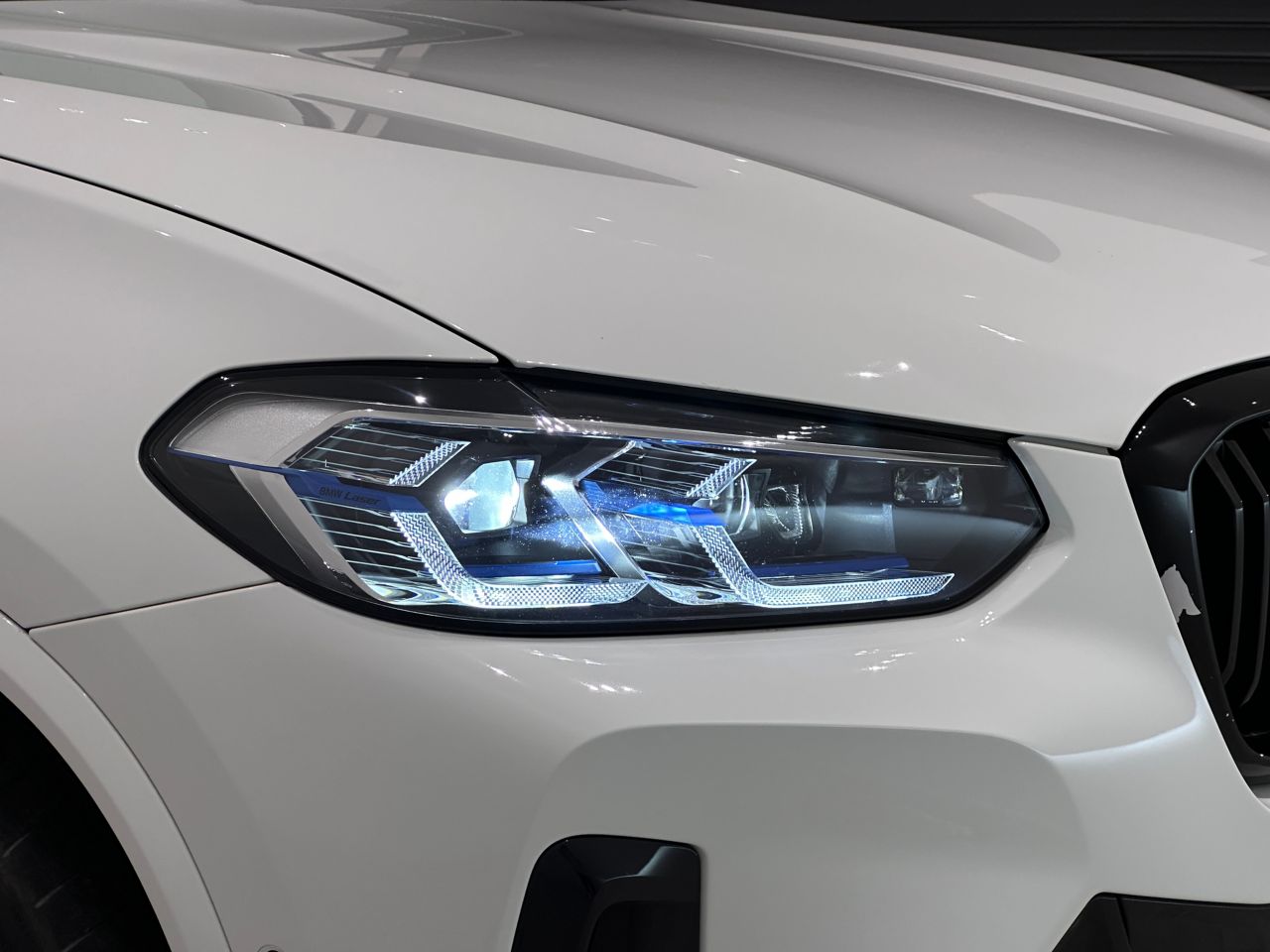 G02 X4 M40i RHD LCI