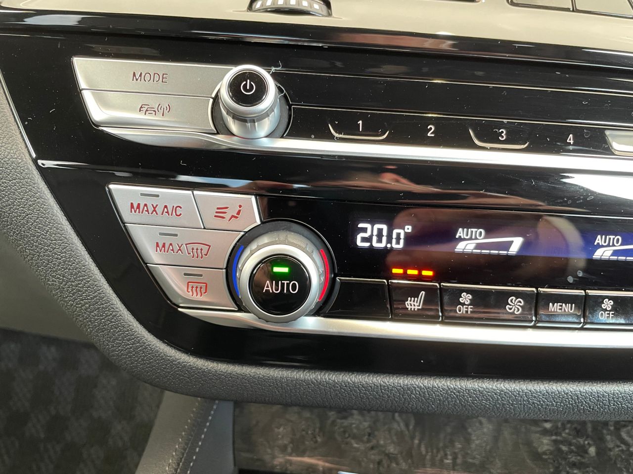 520d xDrive Sedan RHD